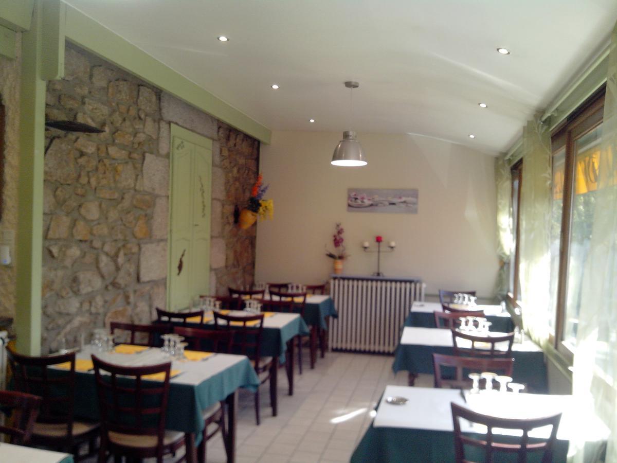 لا شامبون-سر-لينغون Hotel Restaurant Du Velay المظهر الخارجي الصورة